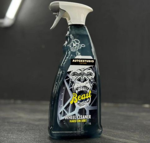 a spray bottle with a white cap